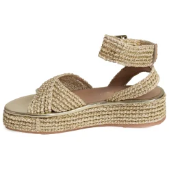 699 Beige