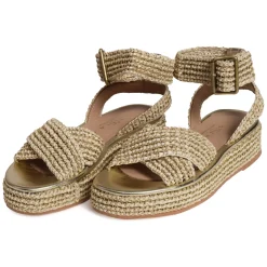 699 Beige