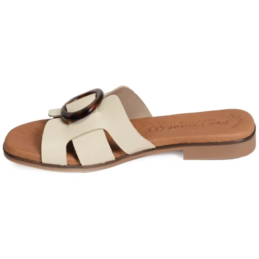 3064 Beige