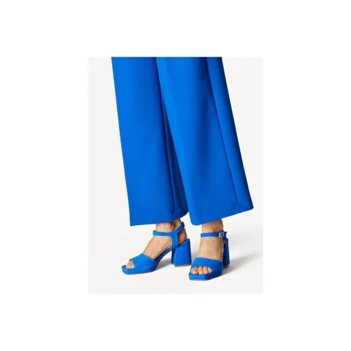 28374 Bleu