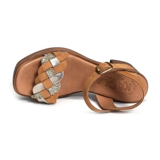 942 Camel