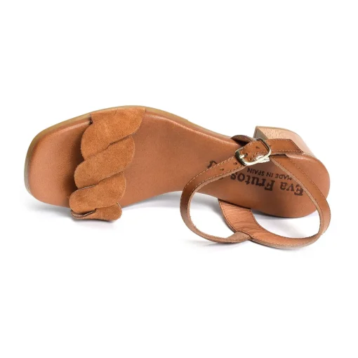 3439 Camel