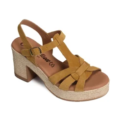 32403 Camel