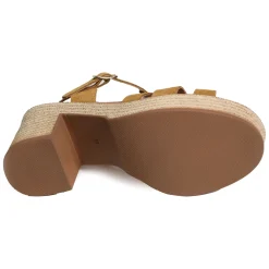 32403 Camel