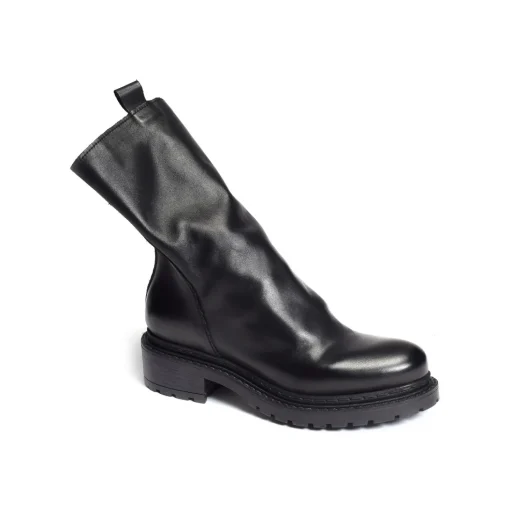 MA05 Noir Noir