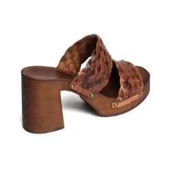 495 Marron