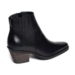 15950 Noir
