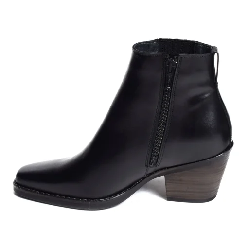 15950 Noir