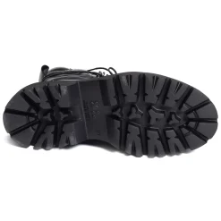 8995 Noir