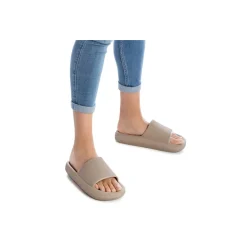 44489 Taupe